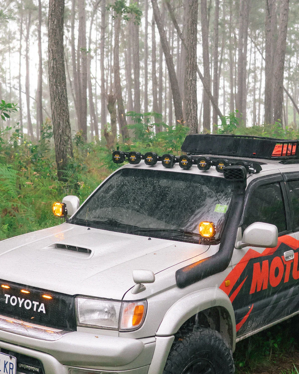 CUBE-Z Series 4 Inch Spot LED Pod Lights Off Road Lights with White DRL & Amber Turn Signal Lights - Image 9